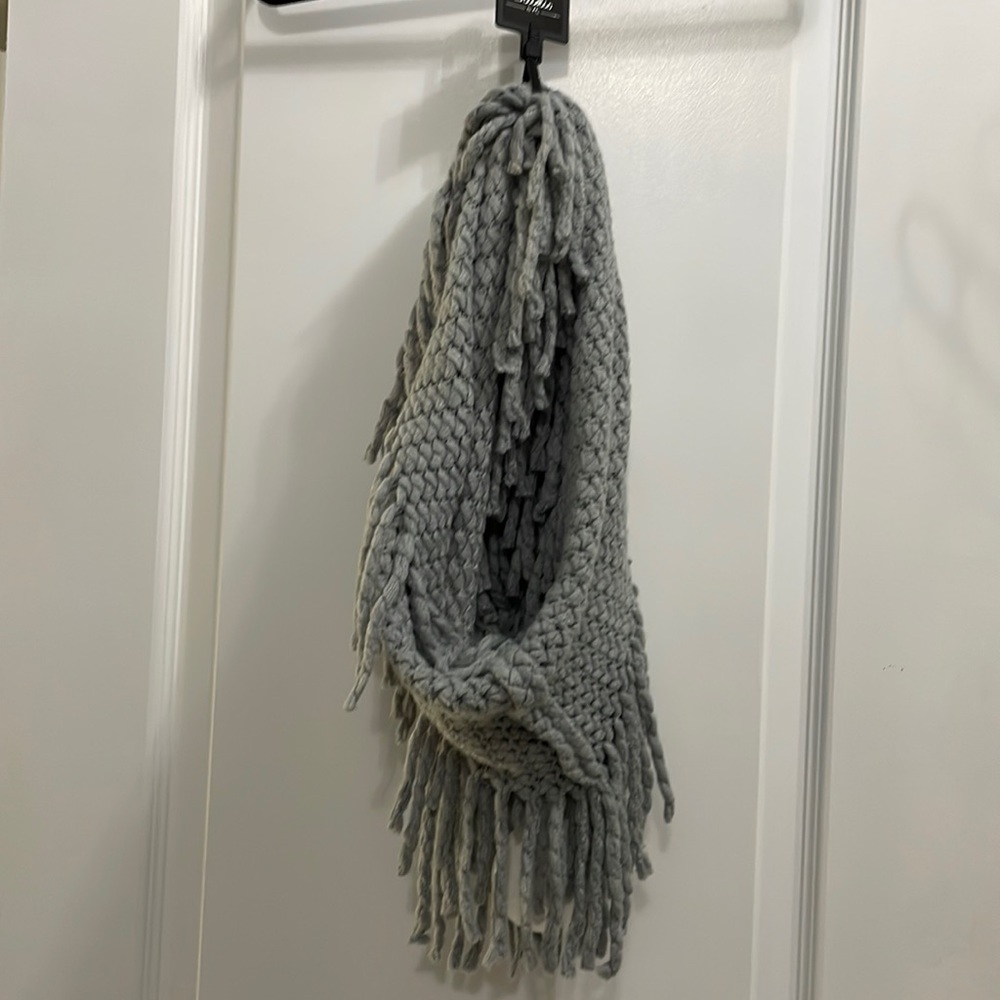 Infiniti scarf